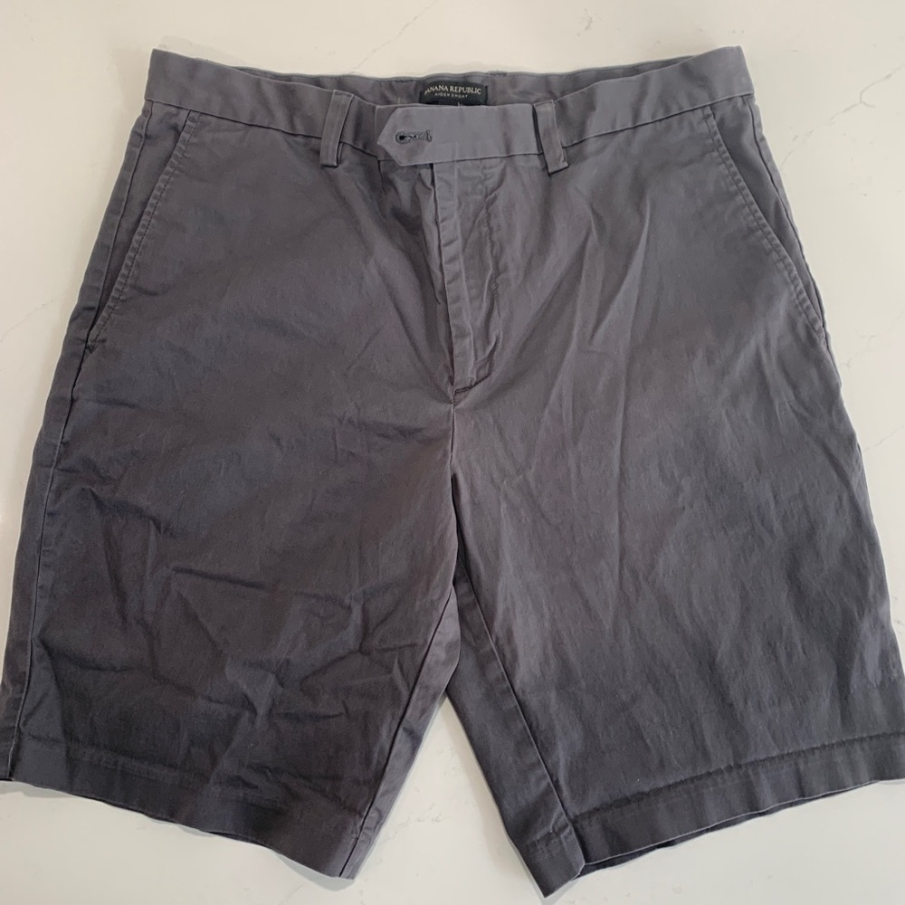 Banana Republic Grey Men’s Short